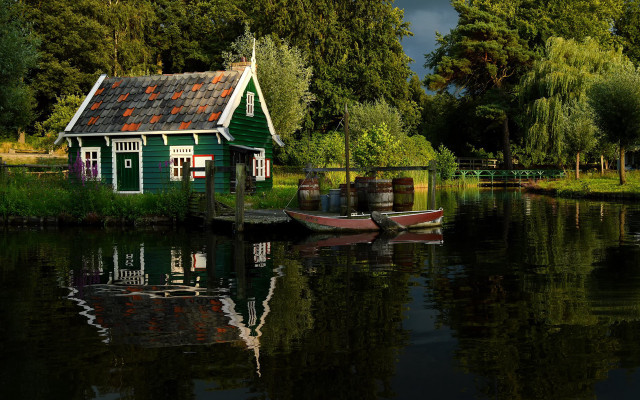 Boat house water bridge city free wallpaper for desktop - medium preview image