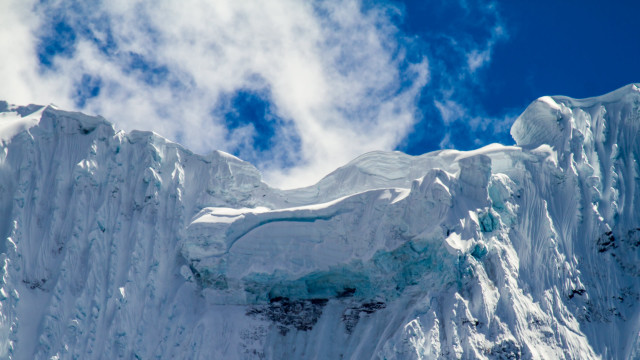 Mountain snow ice blue sky free wallpaper for desktop - medium preview image