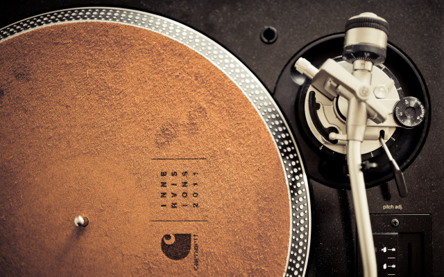 Turntable knob brown cover clock free wallpaper for desktop - medium preview image