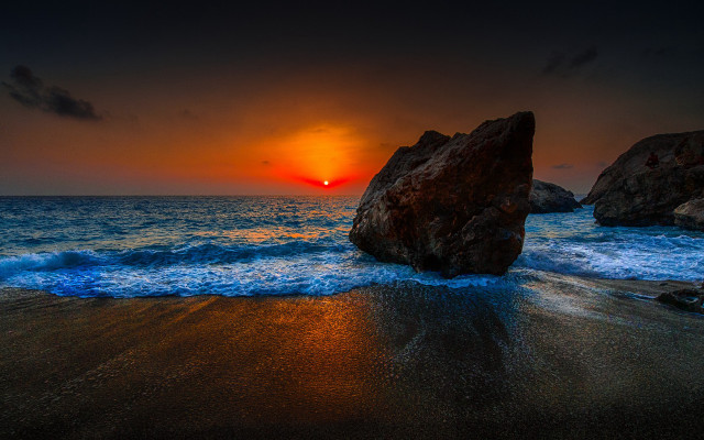 Sunset ocean rock backlight beach free wallpaper for desktop - medium preview image