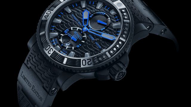 Black clock blue second hand free wallpaper for desktop - medium preview image