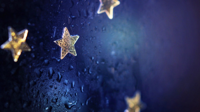 Dark blue window stars rain free wallpaper for desktop - medium preview image