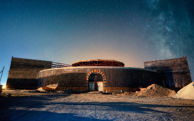 Dome starry sky cityscape astronaut free wallpaper for desktop - medium preview image