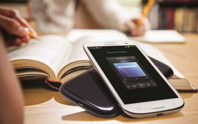 Cellphone book table pen paris free wallpaper for desktop - medium preview image