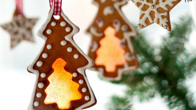 Christmas ornaments snowflakes star folk free wallpaper for desktop - medium preview image