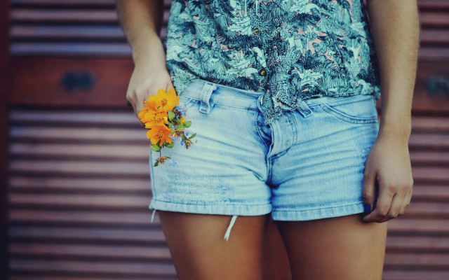 Woman shorts flower blurry depthflower free wallpaper for desktop - medium preview image