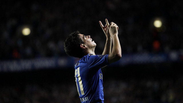 Man blue shirt capturing soccer free wallpaper for desktop - medium preview image