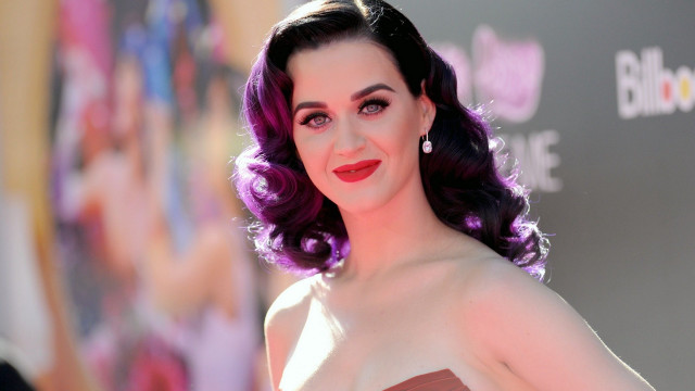 Purple hair red dress bokeh free wallpaper for desktop - medium preview image