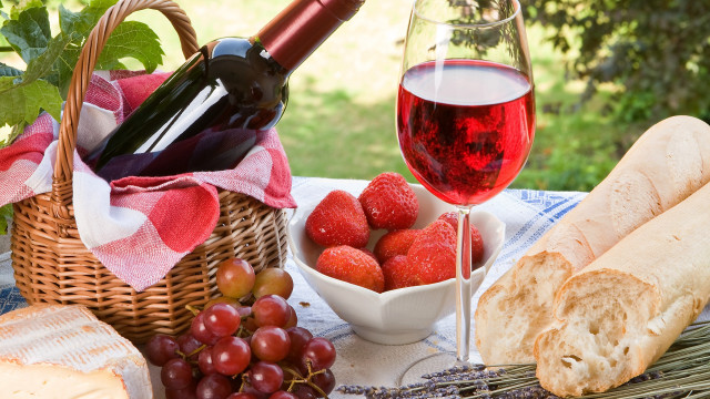 Basket strawberries wine table outdoor free wallpaper for desktop - medium preview image