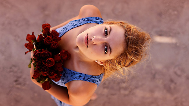 Woman blue dress roses portrait free wallpaper for desktop - medium preview image