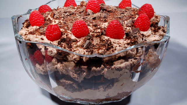 Chocolate raspberries dessert rococo decadent free wallpaper for desktop - medium preview image