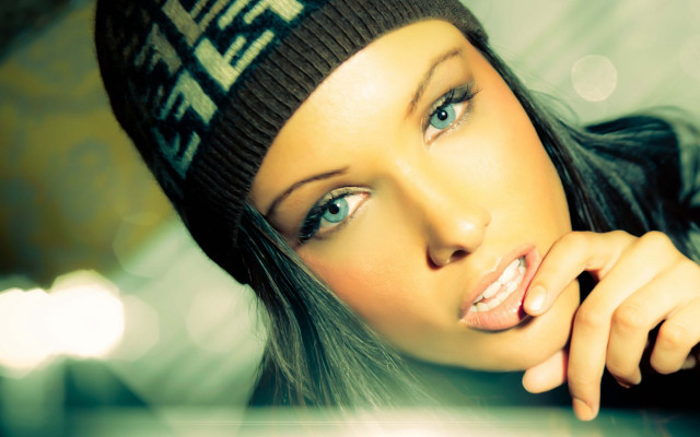 Woman beanie laptop smile blueeyes free wallpaper for desktop - medium preview image