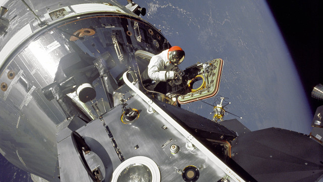 Astronaut toilet space station night free wallpaper for desktop - medium preview image