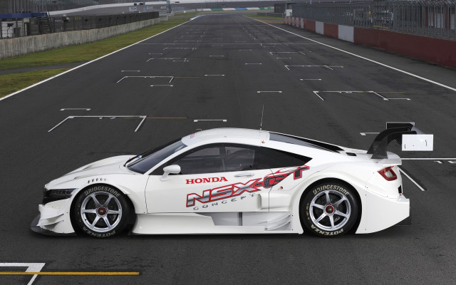 White sports car race track #16 free wallpaper for desktop - medium preview image
