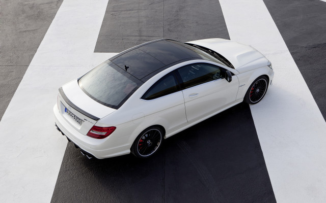 White mercedes coupe black roof free wallpaper for desktop - medium preview image