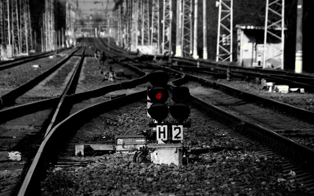 Railroad red light bridge cityscape free wallpaper for desktop - medium preview image