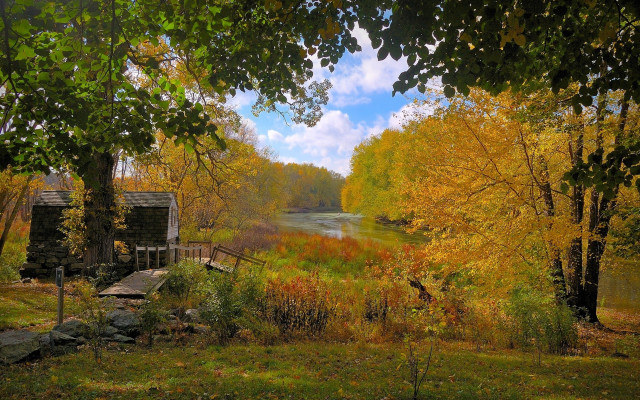 House woods lake autumn leaves free wallpaper for desktop - medium preview image
