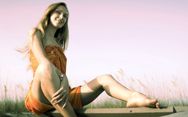 Woman dress ledge grass pink free wallpaper for desktop - medium preview image