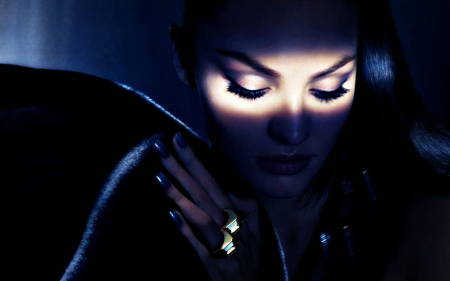 Woman ring black background light free wallpaper for desktop - medium preview image