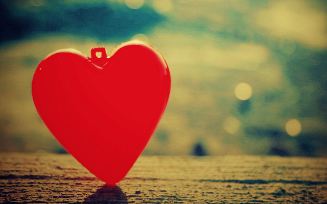 Red heart wooden table window #2 free wallpaper for desktop - medium preview image