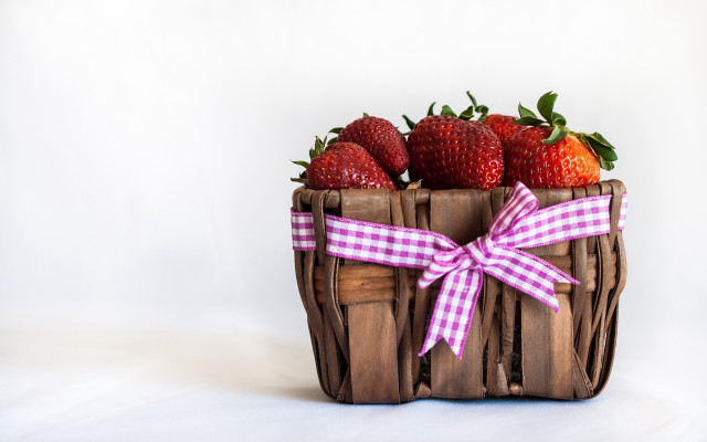 Basket strawberries purple ribbon white free wallpaper for desktop - medium preview image