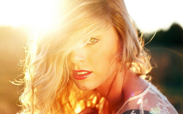 Blonde woman white shirt sunlight free wallpaper for desktop - medium preview image