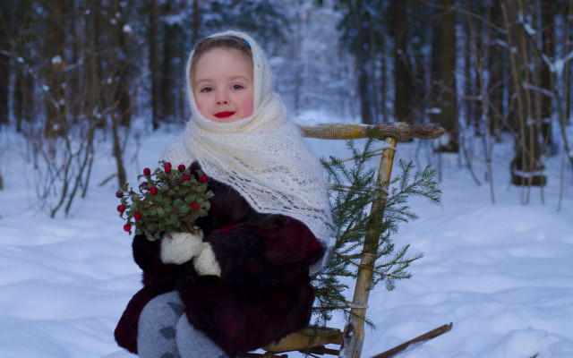 Girl sled christmas tree snow free wallpaper for desktop - medium preview image