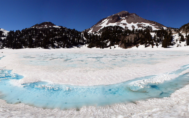 Frozen lake mountain range snow free wallpaper for desktop - medium preview image