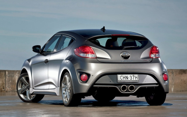 Silver car fence bird digital free wallpaper for desktop - medium preview image