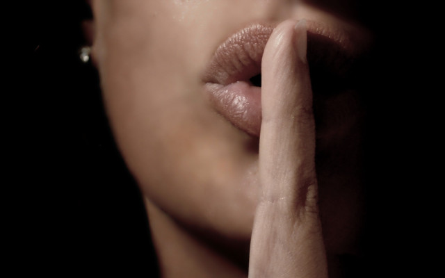 Woman hand finger lip dark free wallpaper for desktop - medium preview image