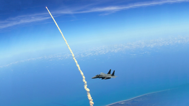 Jet contrail flying aircraft sky free wallpaper for desktop - medium preview image