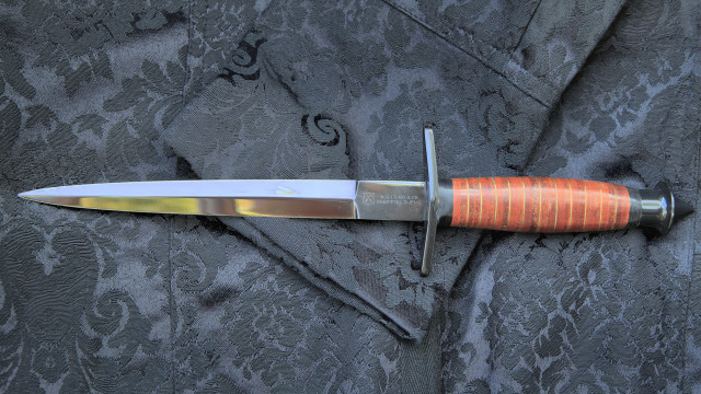 Knife wooden handle black cloth #2 free wallpaper for desktop - medium preview image