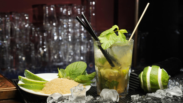 Ice tea mint straw limes free wallpaper for desktop - medium preview image