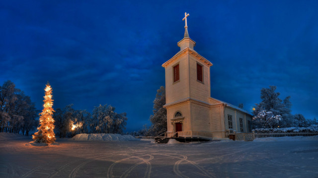 Church lit christmas snowy night free wallpaper for desktop - medium preview image