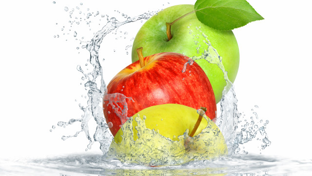 Green red apple splash water free wallpaper for desktop - medium preview image