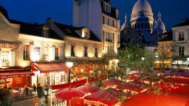 Red umbrellas city night impressionist free wallpaper for desktop - medium preview image