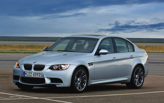 Silver car parking lot cloudy free wallpaper for desktop - medium preview image