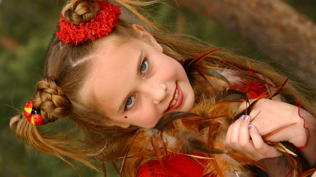 Young girl red flower smile free wallpaper for desktop - medium preview image