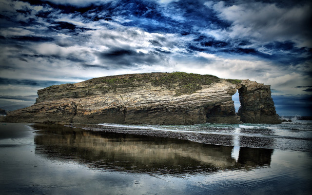 Bascove beach rock boat city free wallpaper for desktop - medium preview image