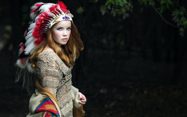Woman redhair headdress bag forest free wallpaper for desktop - medium preview image