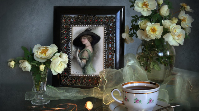 Woman hat coffee table candle free wallpaper for desktop - medium preview image