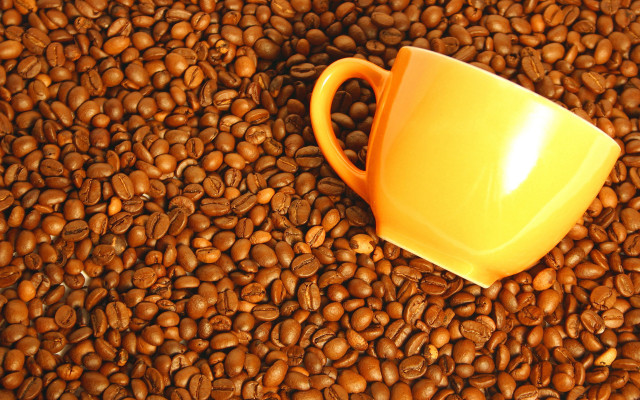 Yellow coffee cup coffee beans free wallpaper for desktop - medium preview image