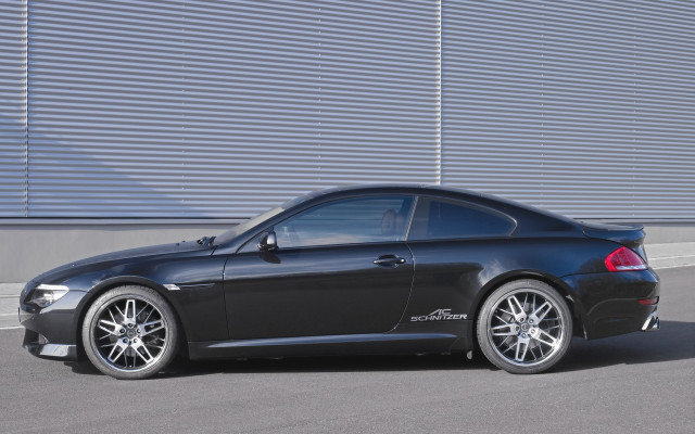 Black sports car roller door free wallpaper for desktop - medium preview image