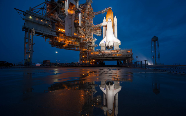 Space shuttle dock night reflection free wallpaper for desktop - medium preview image