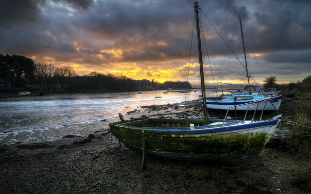 Boats beach river sunset matte free wallpaper for desktop - medium preview image