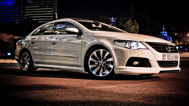 White car night city rimlighting free wallpaper for desktop - medium preview image