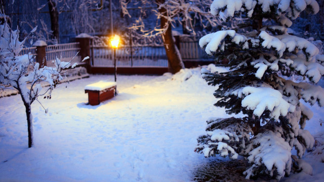 Snowy yard bench lamppost fence free wallpaper for desktop - medium preview image