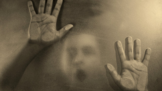 Hands up stuckism haunting clarice free wallpaper for desktop - medium preview image