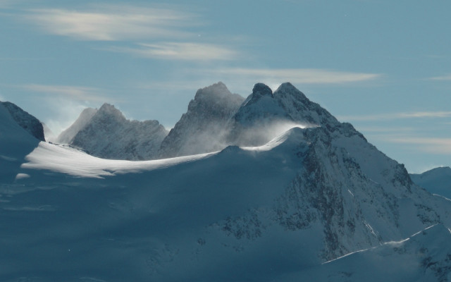 Snowy mountain range blue sky #10 free wallpaper for desktop - medium preview image