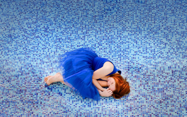 Blue dress floor art photography free wallpaper for desktop - medium preview image
